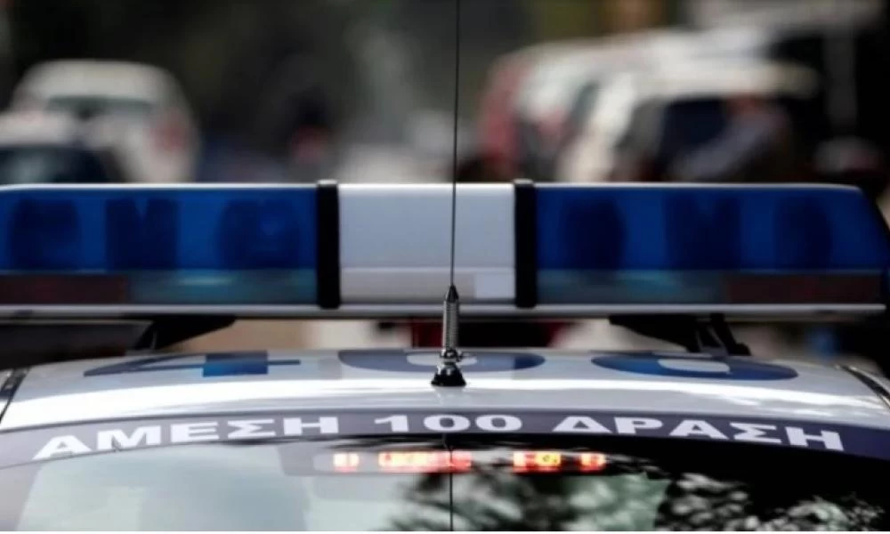 Το απόλυτο σοκ - Επιδειξίας εισέβαλε σε αυτοκίνητο 25χρονης, αυνανίστηκε και ζήτησε... μαντηλάκι για να σκουπιστεί